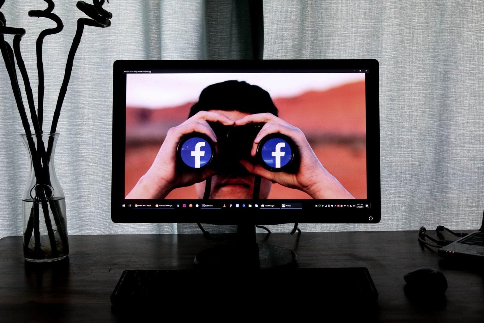 how-to-find-someone-on-facebook-using-a-picture-easily