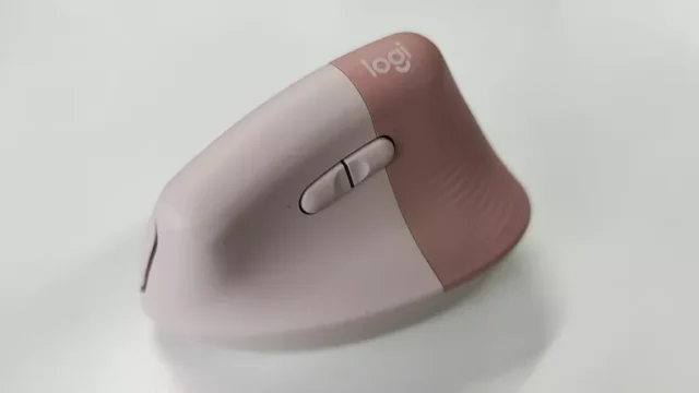 Vertical Ergonomic Mouse 1