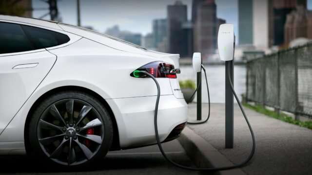 how long does it take to charge a tesla 1